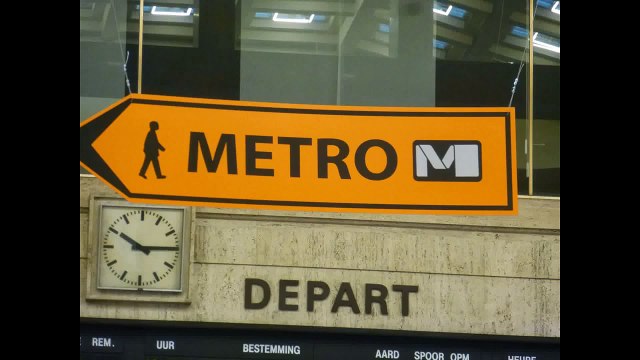 IRENE DENEUVILLE : Le blues de la Gare Centrale , Maman, les p'tits bateaux (Ixelles, bibliothèque Mercels, 1997)
