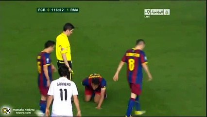 كرستيانو رونالدو يراوغ و يسحب ميسي