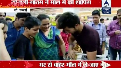 Sonali-Gautam Ne Ghar Ke Baahar Ki Mall Mein Shopping – Bigg Boss 8