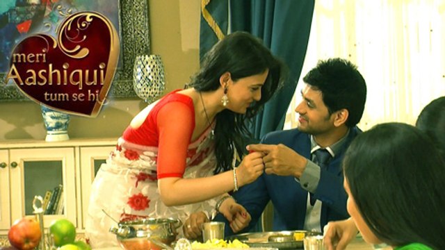 Ishaani cooks for Ranveer and his family in Meri Aashiqui Tumse Hi | Colors