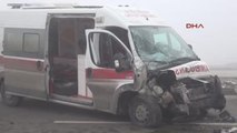 Doğubayazıt'ta 2 Ambulans Kaza Yaptı 3 Yaralı Var