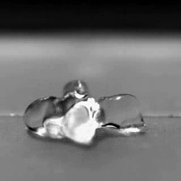 Goutte d'eau en Slow Motion