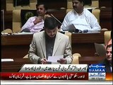 MQM MPA Kamran Akhter couldn't read simple English in Sindh Assembly Session