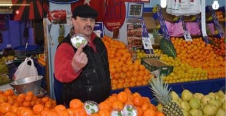 Altınla Yarışan Erik Taneyle Satılıyor