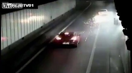 Impressive 200km/h accident during police chase