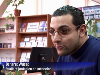 Ukraine: ballottés d'une guerre à l'autre, le triste destin d'étudiants étrangers à Donetsk