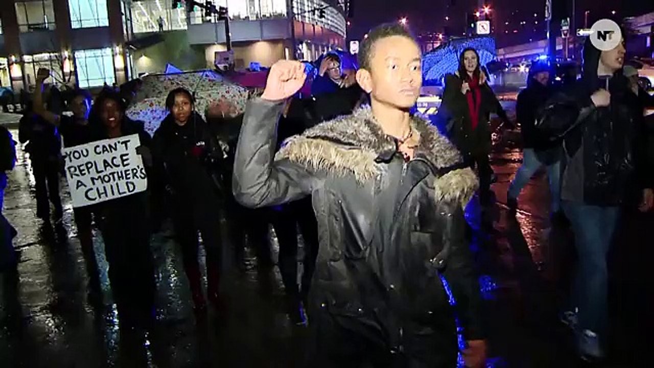 Online Police Communities React To Grand Jury Decisions