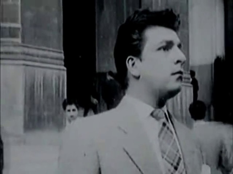 Şu Yalancı Dünyada Bir Zerrecik Safa Yok - Zeki Müren (Sezer Sezin & Zeki Müren)