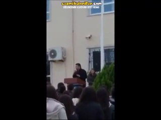Öğretmenler Günü Konuşmasında Stand Up Yapan Öğretmen