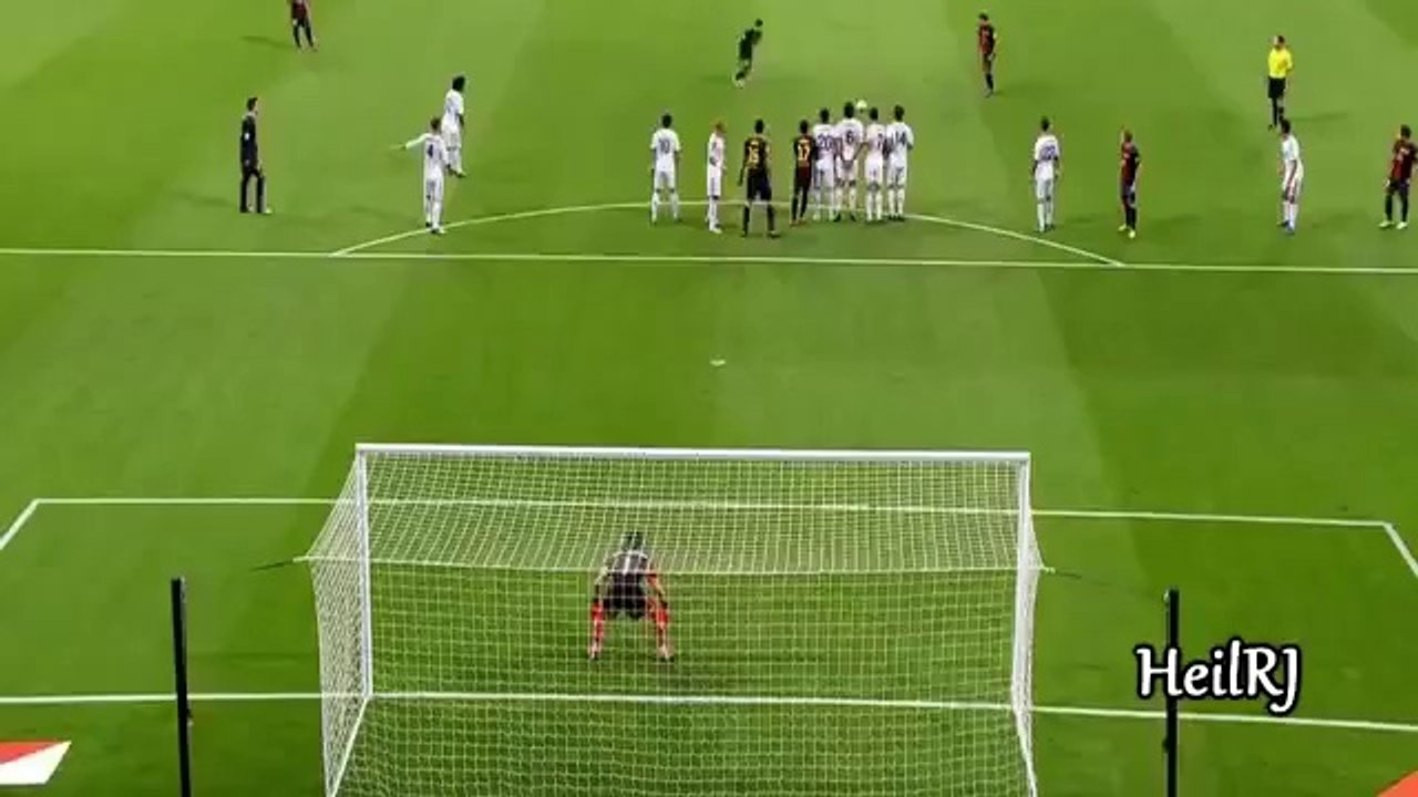 Lionel Messi vs Cristiano Ronaldo ● Top 30 Goals Battle ●