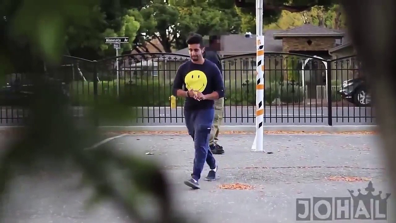 Hidden Cam Prankster Gets Robbed On camera