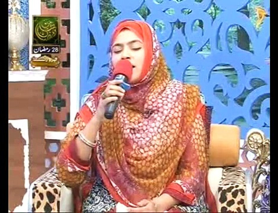 bari umeed hai sarkar qadmon main bulainge by Amber Ashraf live 2014 new naat