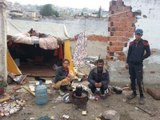 Çadırda Yaşayan Aile, İzmir'in Göbeğinde Yaşam Mücadelesi Veriyor