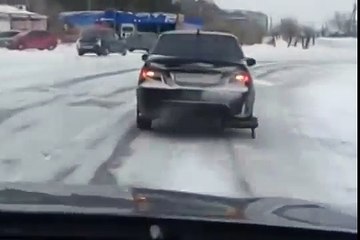 Le savoir-faire russe encore à l'œuvre avec cette roue de secours improvisée !