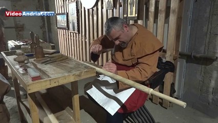 Lo scultore andriese Giuseppe Marzano all'evento medievale "Vie Sacre Experience"