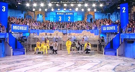 Giorgio danza sulle note di "Uptown funk"