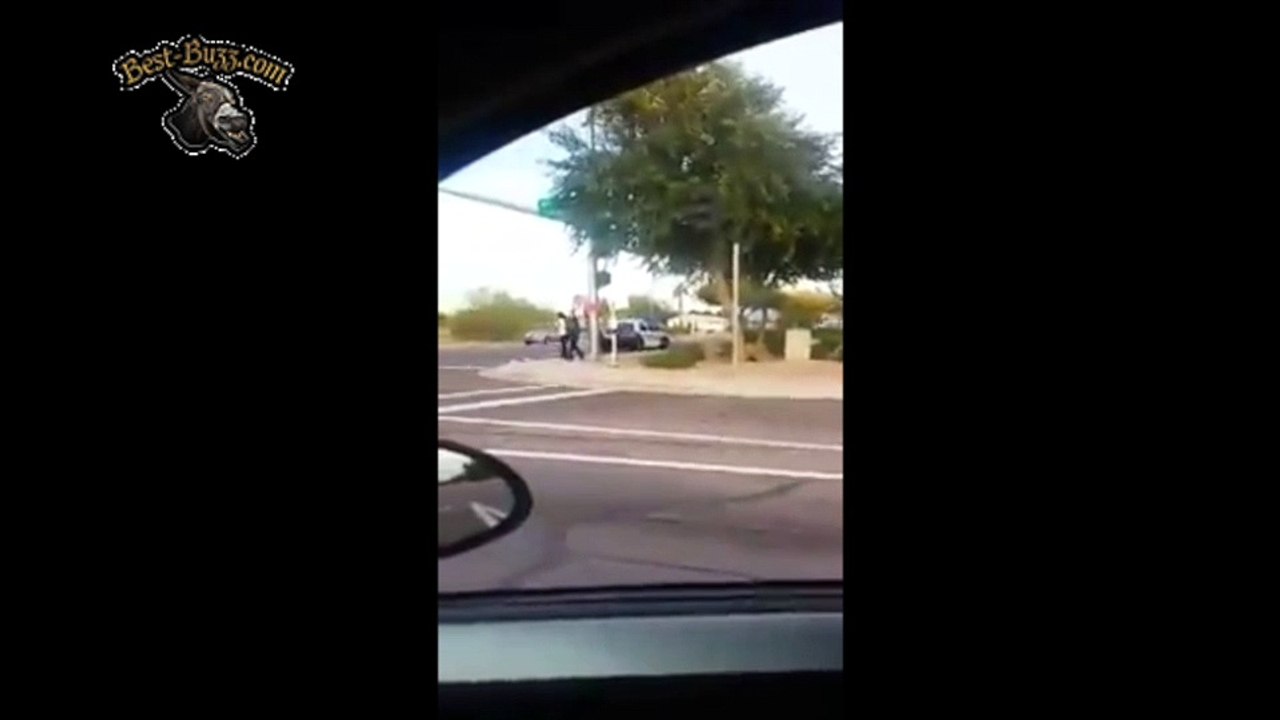 USA : Une jeune adolescente se fait frapper par un flic ...