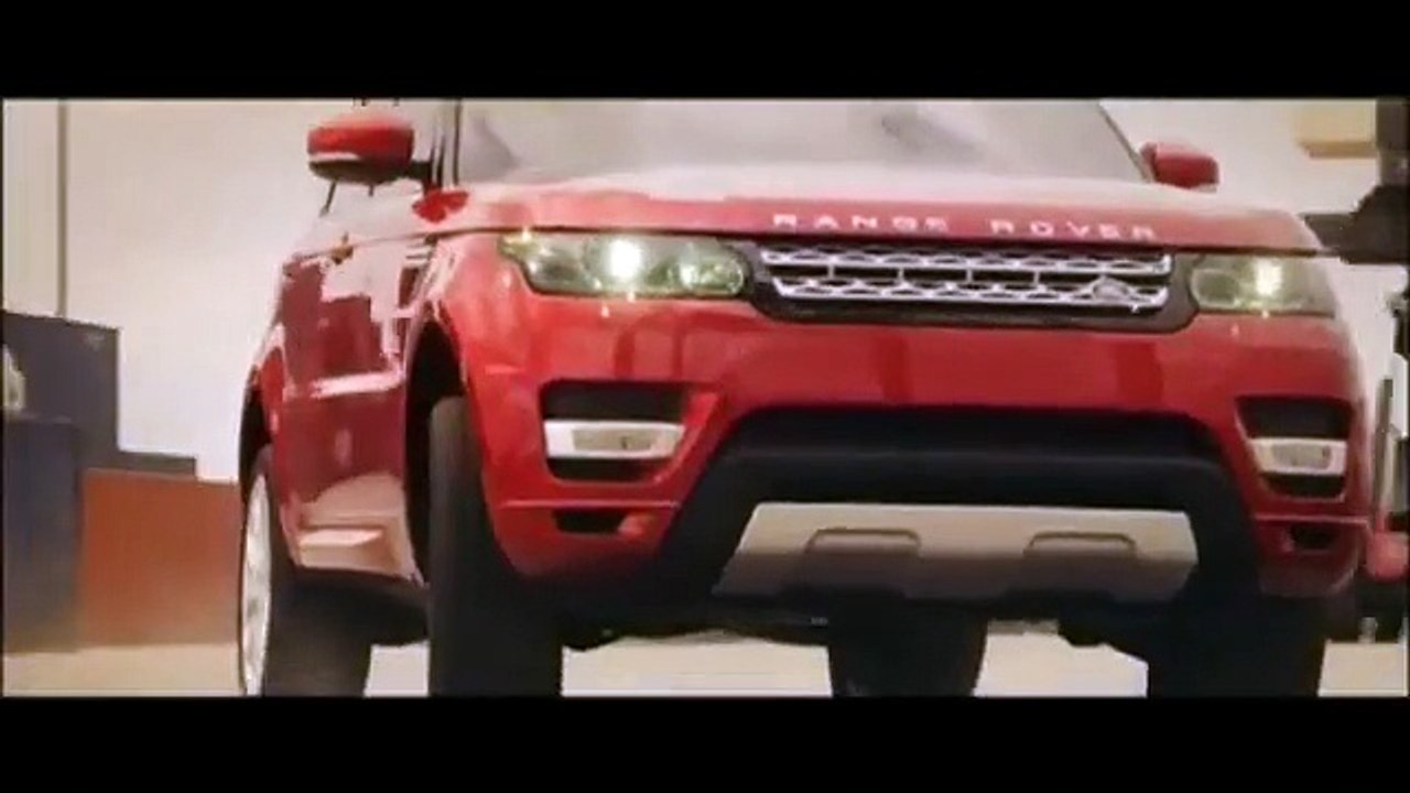 Daniel Craig Drives All New Range Rover Sport in New York