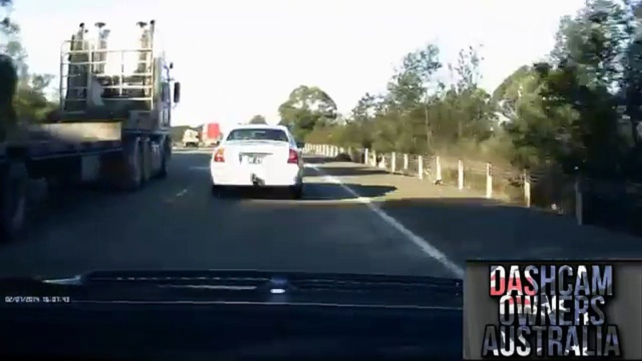 Ce conducteur a vu la mort de très (très) près…