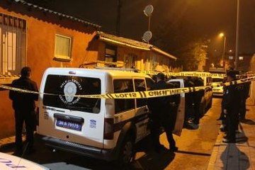 Fatih'te 2 Gündür Ulaşılamayan Kadın, Komşusuyla Ölü Bulundu