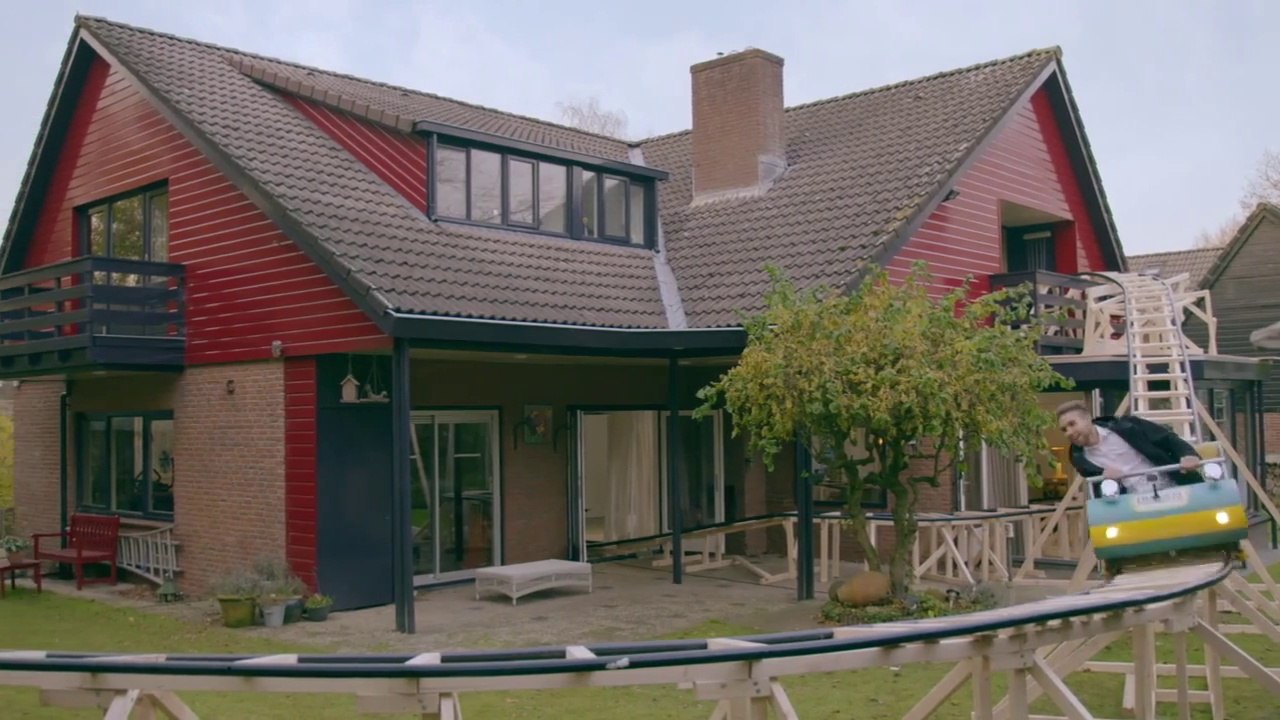 Des montagnes Russes dans une maison à vendre. Mieux que Stéphane Plaza non?