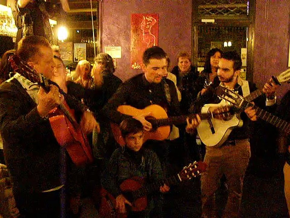 N°2 Soirée concert du Groupe Gypsie " COMPAS " de Nimes , au restaurant L EKI de Nimes . Video Nimes-actu.com