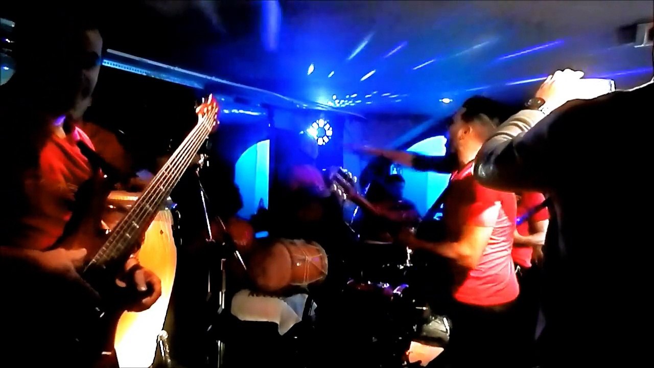 les rois de la BACHATA GROUPE DFlow DFlow,miguel Fenton invité à la   percussion, à Montréal,  Québec Canada, 2014