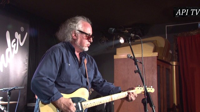 Боб Марголин играет блюз в Москве