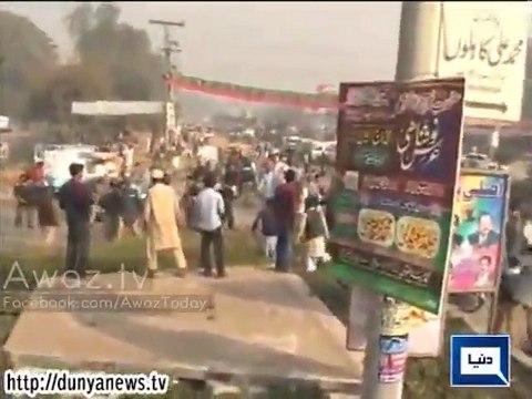 PMLN, PTI activists clash at Novelty Chowk Faisalabad