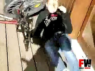 [+18 ~ Sexy Funny Girl]Girl Faceplant on a wall - Fails World