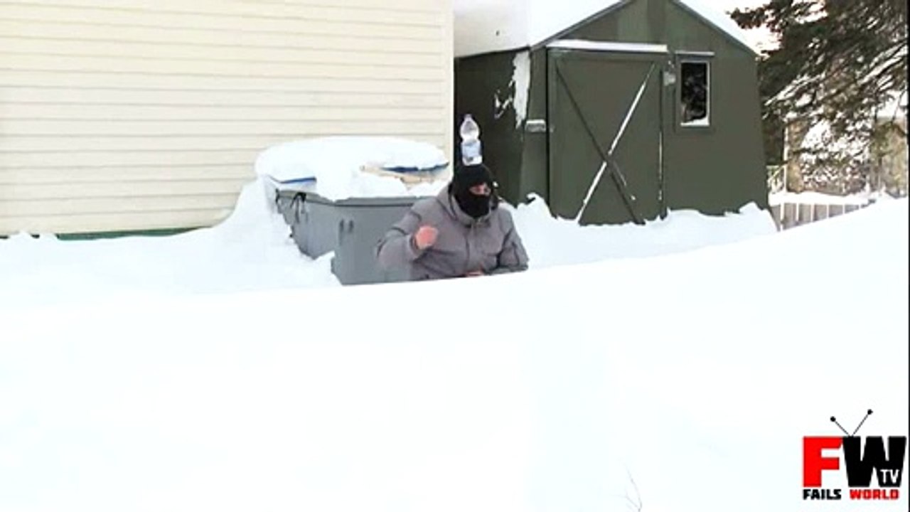 [+18 ~ Sexy Funny Girl]Bottle over head swing fail - Fails World