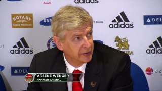 Arsene Wenger schubst Jose Mourinho | Arsenal- und Chelsea-Coaches geraten aneinander | Streit
