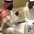 أحد شيوخ الامارات يهدي الفنان طارق العلي 