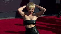 Miley Cyrus veut approuver ses photos de concert, un comportement de diva ?