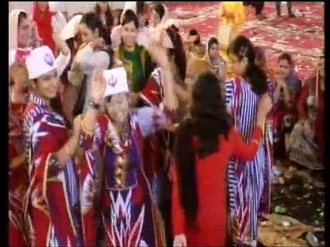 Guru Nanak Janam Gur Parbh 2014 Part 10 @ Swami Narain Temple Karachi.