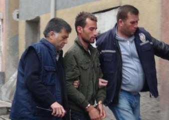 Evdeki Koca, Balkondan Eve Giren Eşinin Sevgilisini Öldürdü