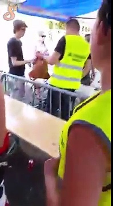 Comment se faire toucher Popole par les filles canons des festivals!