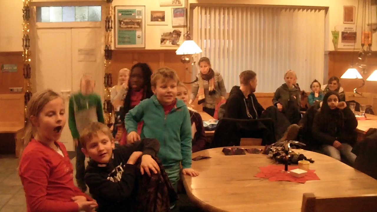 Nikolaus Party für das Kinderhiem St. Michael vom 06.12.2014 Travestiekunst Miss-Lili Die Party Queen www.Travestie-Kuenstler.de