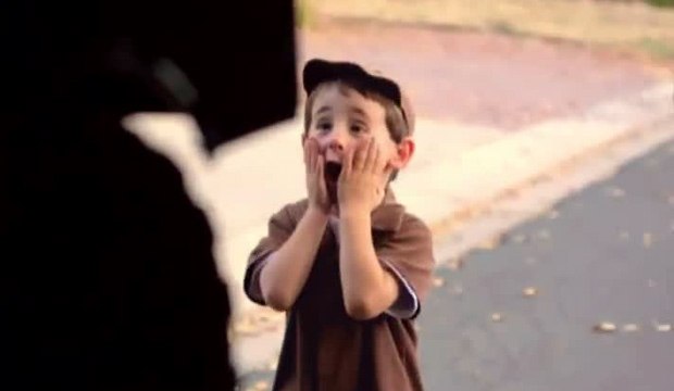 UPS réalise le rêve d'un garçon de 4 ans qui veut devenir livreur UPS