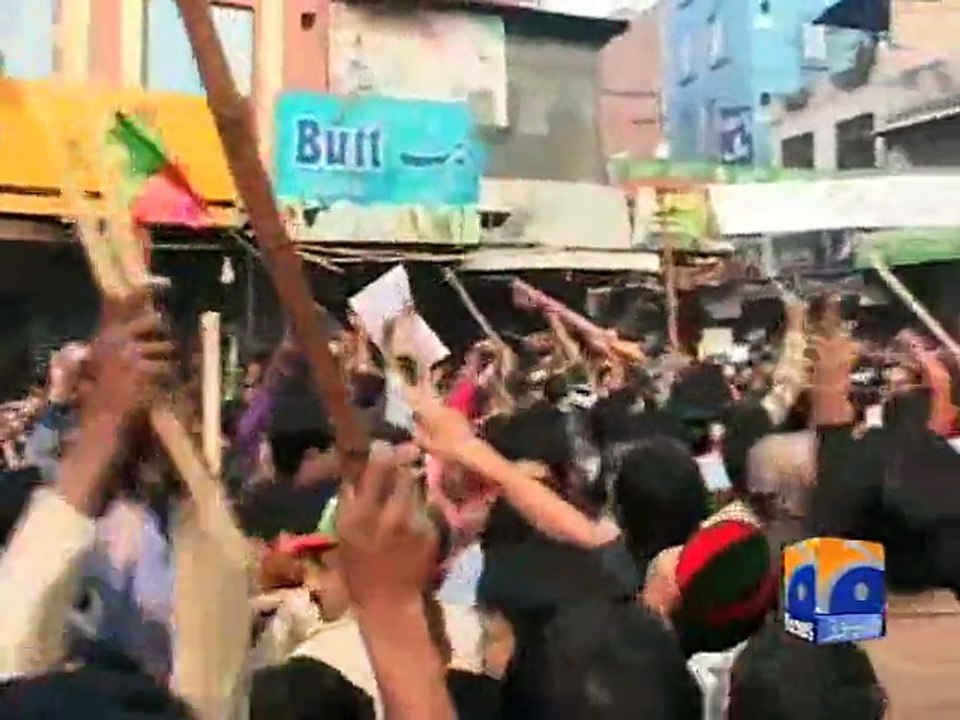 PTI supporters attack Geo News team covering Faisalabad event-Geo Reports-08 Dec 2014