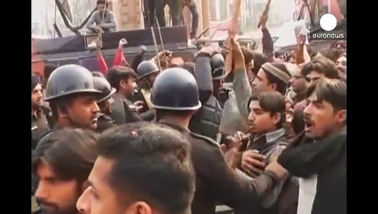 باكستان :وفاة شخص خلال مشادات بين أنصار رئيس ال...