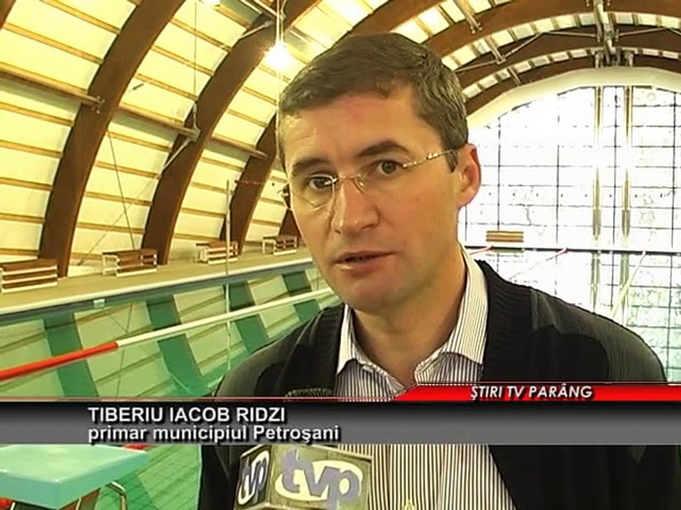 Primul inotator a intrat la apa