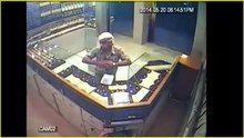 سرقة ذهب وقتل صاحب المحل في شارع 26 بتعزe