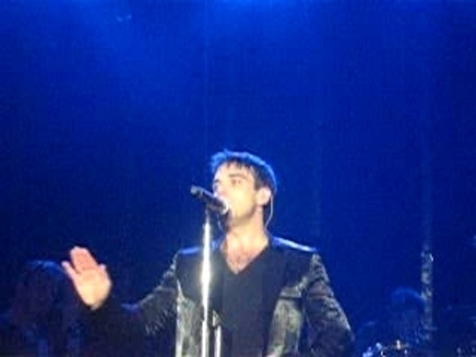 Robbie Williams Concert Paris 2005