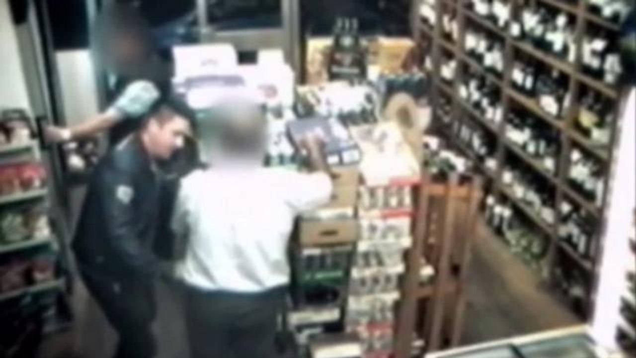 Video Shows Store Owner Possibly Hypnotized by Thief
