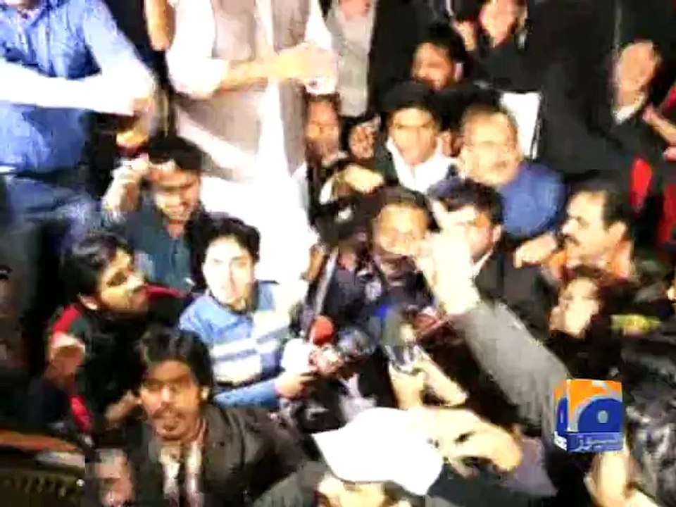 Lahore_ PTI demonstrates protests against killing of PTI worker-Geo Reports-08 Dec 2014