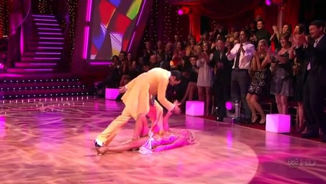 Hélio Castroneves & Julianne Hough - Quickstep