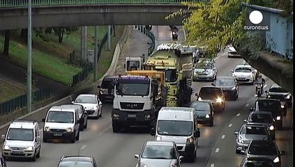 Hidalgo: "Paris'te dizel araçlar 2020'ye kadar yasaklansın"