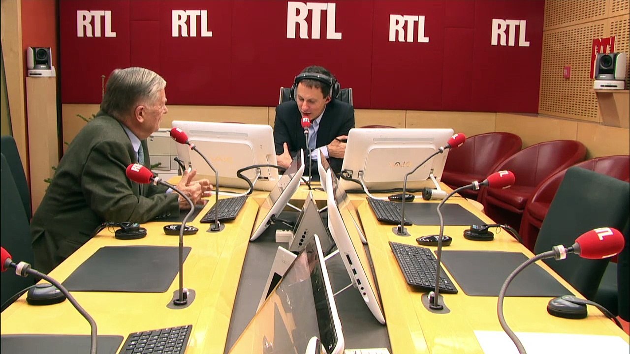 Alain Duhamel : "Manuel Valls a voulu répondre à la petite musique sournoise des frondeurs"