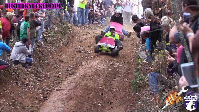 De la boue, des crashs et de Jeeps Barbie : EXTREME BARBIE JEEP RACING 2014